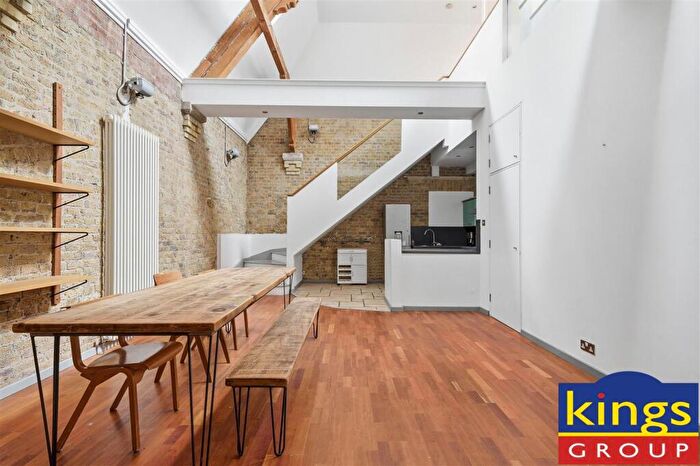 4 Bedroom Penthouse For Sale In Lansdowne Drive, London, E8 - Photo 3