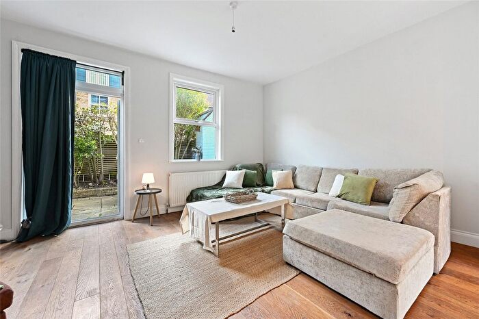 3 Bedroom Terraced House To Rent In Thorpebank Road, London, W12