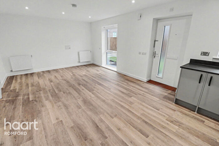 1 Bedroom Maisonette To Rent In Orchid Avenue, Harold Hill, RM3