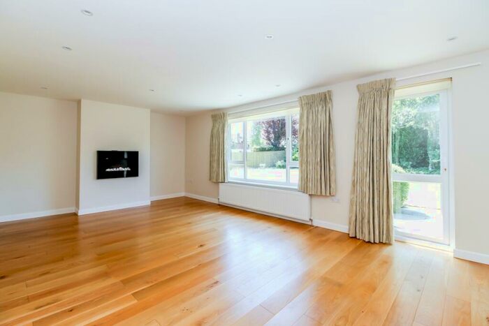 3 Bedroom Detached House To Rent In Blenheim Drive, Oxford, OX2