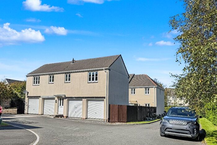 2 Bedroom Flat To Rent In Monkey Puzzle Drive, Okehampton, EX20