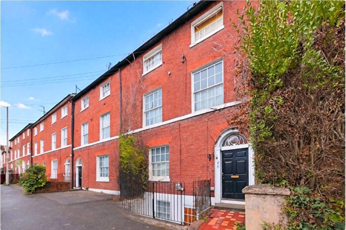 1 Bedroom Flat For Sale In Russell Street, Reading, Berkshire, RG1