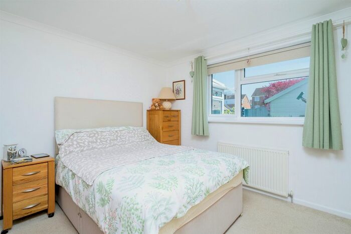 2 Bedroom Detached Bungalow For Sale In Burniston Close, Plympton, Plymouth, PL7