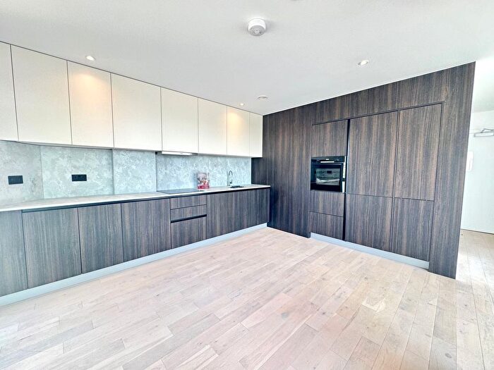 1 Bedroom Flat To Rent In High Road Leyton, London, E10