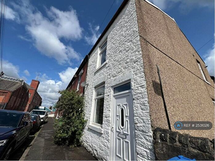 3 Bedroom Penthouse To Rent In Meadow Street, Hyde, SK14