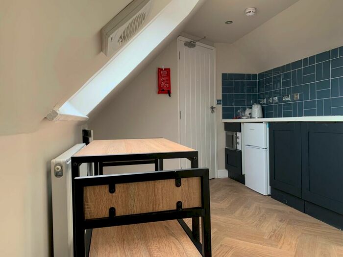 Studio To Rent In Cliftonville Avenue, Ramsgate, CT12