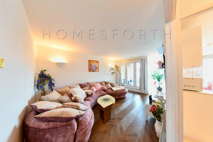 2 Bedroom Flat To Rent In Avenue Court, Farm Avenue, Childs Hill, NW2