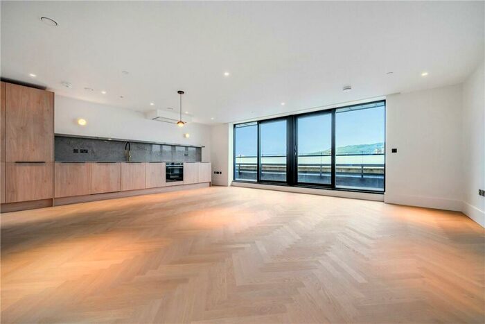 2 Bedroom Apartment To Rent In Parsonage Lane, Bath, Somerset, BA1