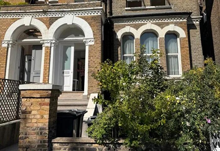 2 Bedroom Flat To Rent In North Villas, Camden, NW1
