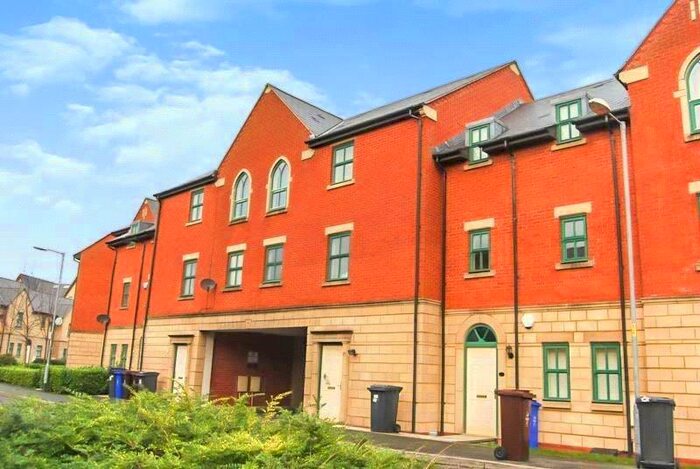 3 Bedroom House To Rent In Schuster Road, Victoria Park, M14