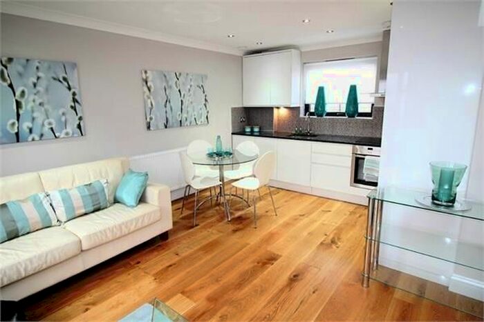 1 Bedroom Terraced House To Rent In The Broadway, Mill Hill, NW7