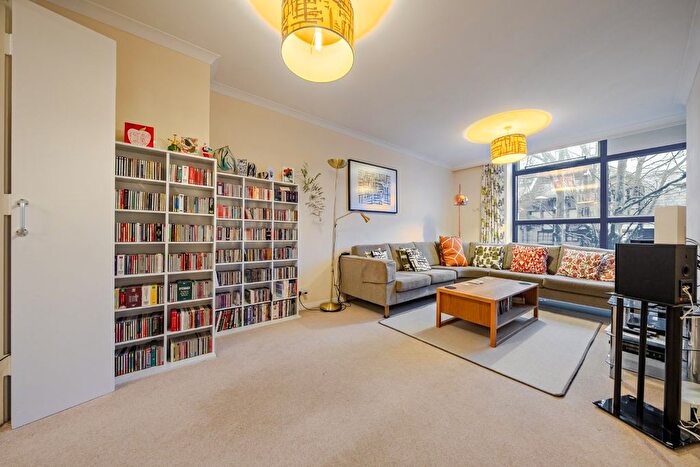 2 Bedroom Flat For Sale In Sweden Gate, London, SE16