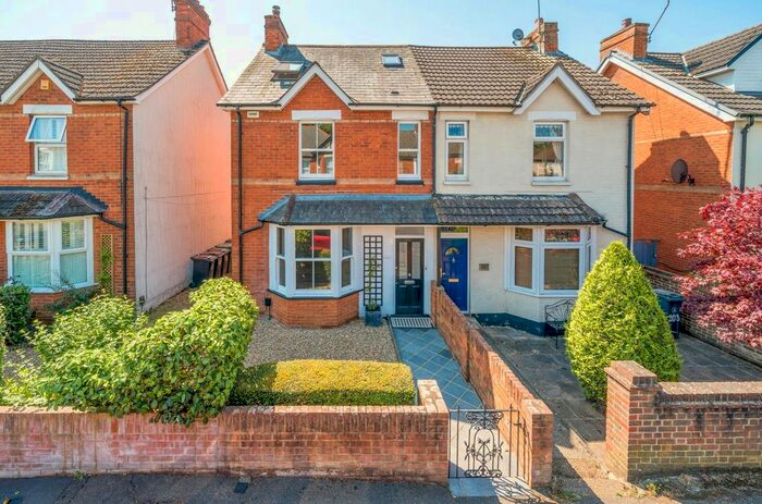 4 Bedroom Semi-detached House For Sale In Gordon Avenue, Camberley, GU15