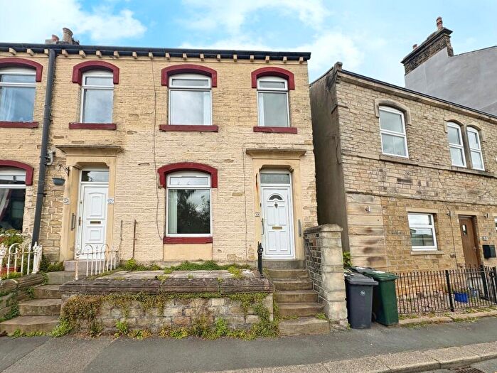 2 Bedroom End Of Terrace House To Rent In Thornhill Road, Longwood, Huddersfield, West Yorkshire, HD3