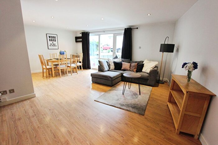 2 Bedroom Flat To Rent In Dock Street, Edinburgh, EH6