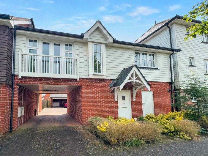 2 Bedroom Flat To Rent In The Boulevard, PO21