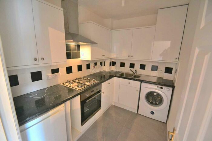 2 Bedroom Apartment To Rent In Thames Court, Norman Place, Reading, RG1