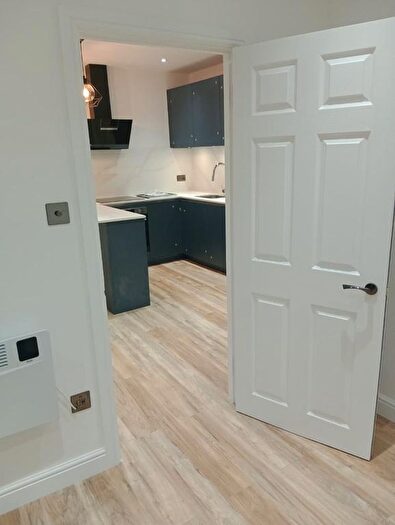 1 Bedroom Flat To Rent In Clairmont Gardens, Surbiton, London, KT6