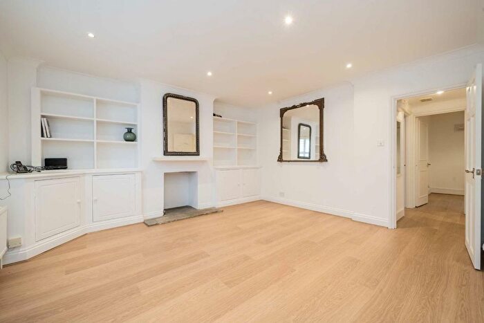 2 Bedroom Flat To Rent In St. Stephens Avenue, London, W12