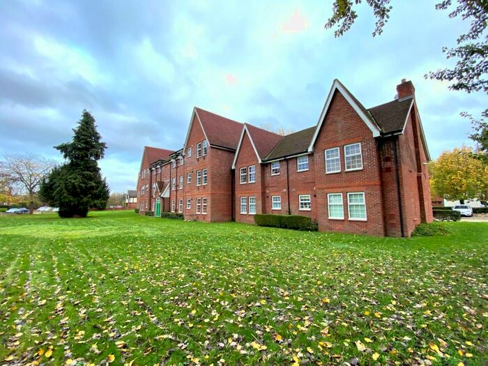 2 Bedroom Flat To Rent In Dawn Redwood Close, Horton, Slough, Berkshire, SL3