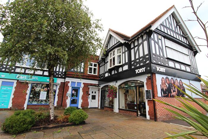 2 Bedroom Flat To Rent In High Street, Christchurch, BH23