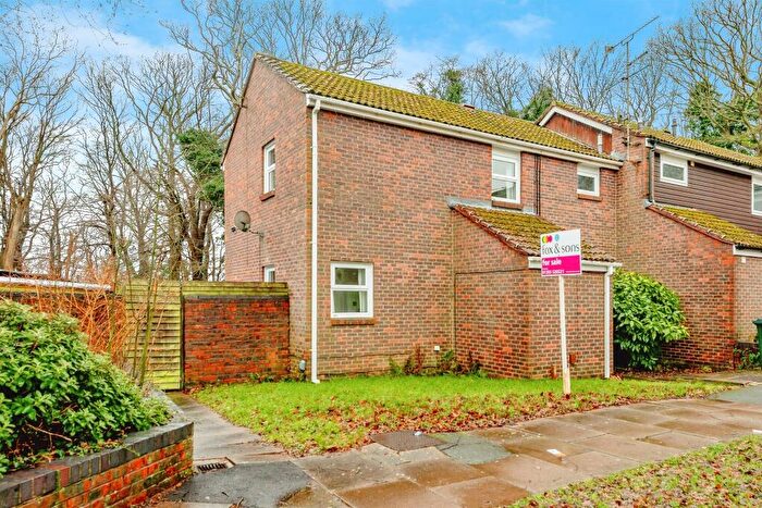 3 Bedroom End Of Terrace House For Sale In Thirlmere Road, Ifield, Crawley, RH11