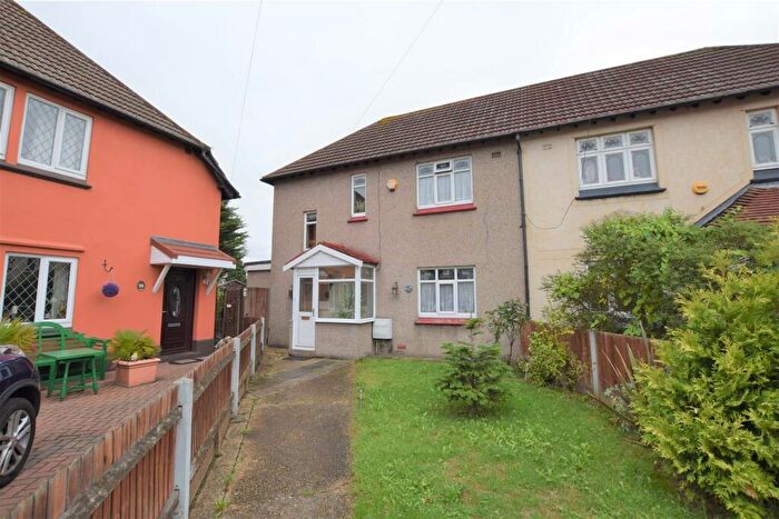 4 Bedroom Semi-Detached House To Rent In East Road, Chadwell Heath, RM6