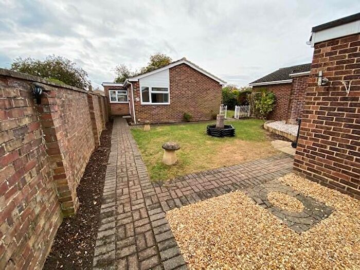 3 Bedroom Bungalow To Rent In The Pines, MK42