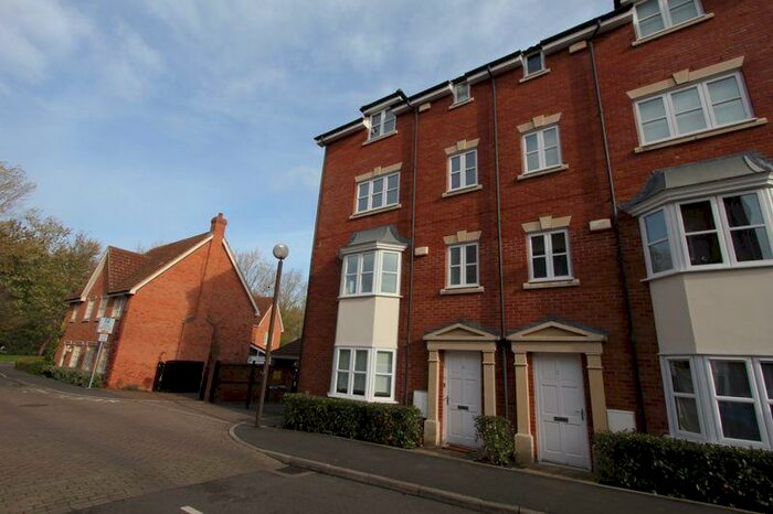 2 Bedroom Flat To Rent In Woodall Close, Middleton, Milton Keynes, MK10
