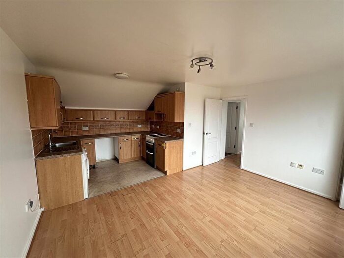 2 Bedroom Flat To Rent In Bishopsworth Road, Bristol, BS13
