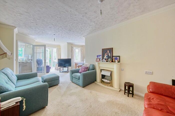 1 Bedroom Flat For Sale In Denmark Road, Carshalton, SM5