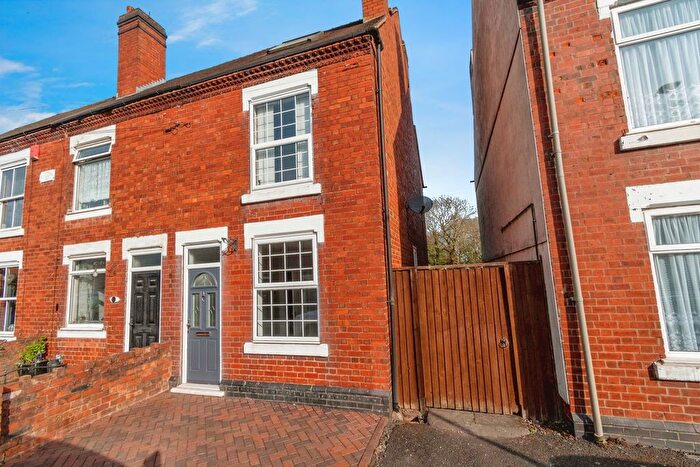 4 Bedroom End Of Terrace House For Sale In Long Lane, Walsall, Staffordshire, WS6