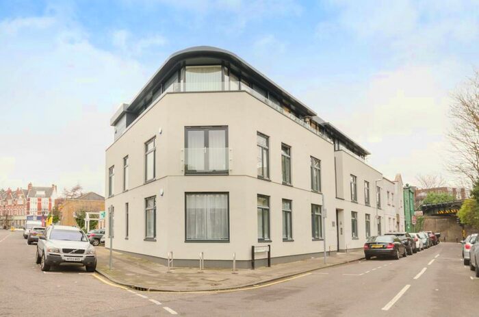 1 Bedroom Flat To Rent In Bridge End Close, Kingston, Kingston Upon Thames, KT2