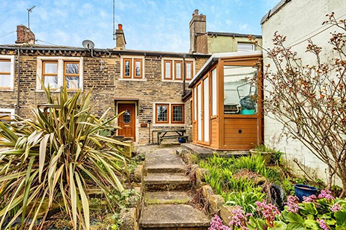 2 Bedroom Terraced House For Sale In Yews Hill Road, Huddersfield, HD1