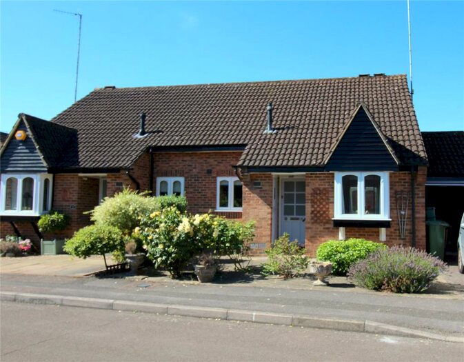 2 Bedroom Bungalow To Rent In Kite Field, Northchurch, Berkhamsted, Hertfordshire, HP4