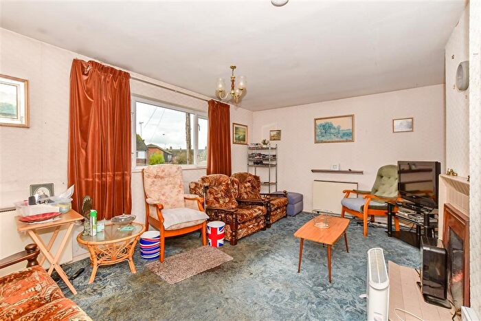 2 Bedroom Maisonette For Sale In Knights Way, Headcorn, Ashford, Kent, TN27