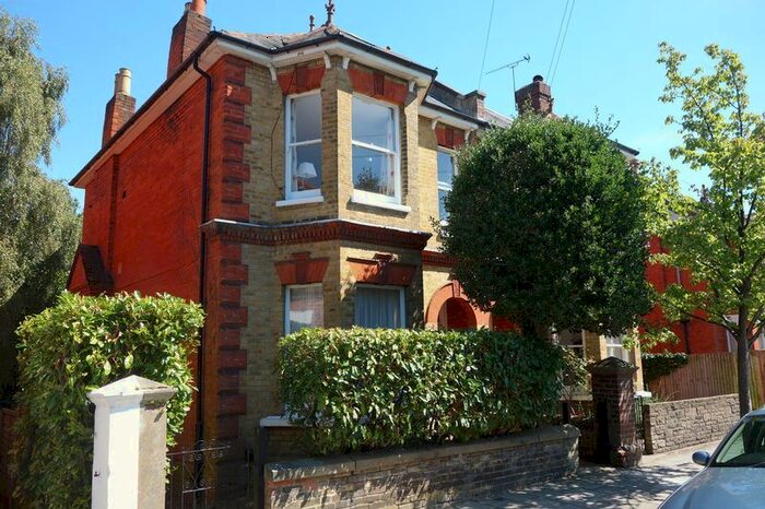 1 Bedroom Flat To Rent In Cargate Avenue, Aldershot GU11