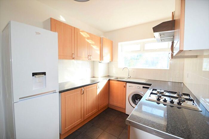 1 Bedroom Flat To Rent In Watford Way, London, Mill Hill, NW7