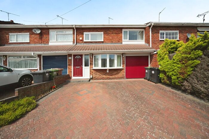 3 Bedroom Terraced House For Sale In High Beech Road, Luton, LU3