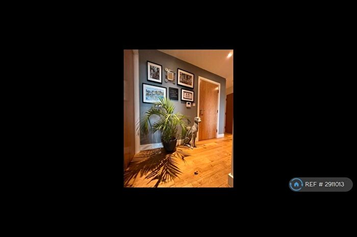 2 Bedroom Flat To Rent In Station Road, London, SE13