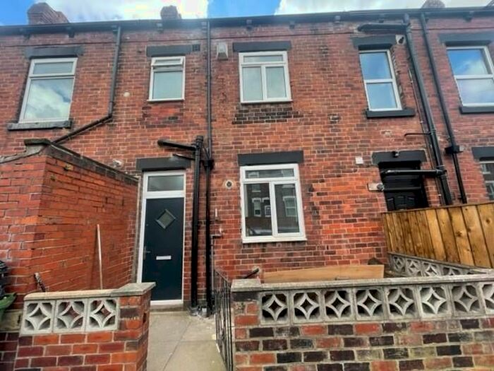 4 Bedroom Property To Rent In Aberdeen Walk, Armley, Leeds, LS12