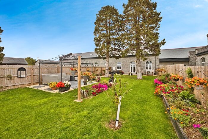 3 Bedroom Terraced House For Sale In Watts Quarry Lane, Somerton, TA11
