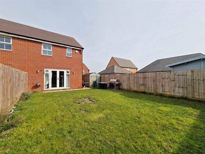 2 Bedroom Property For Sale In Skylark Avenue, Southminster, CM0