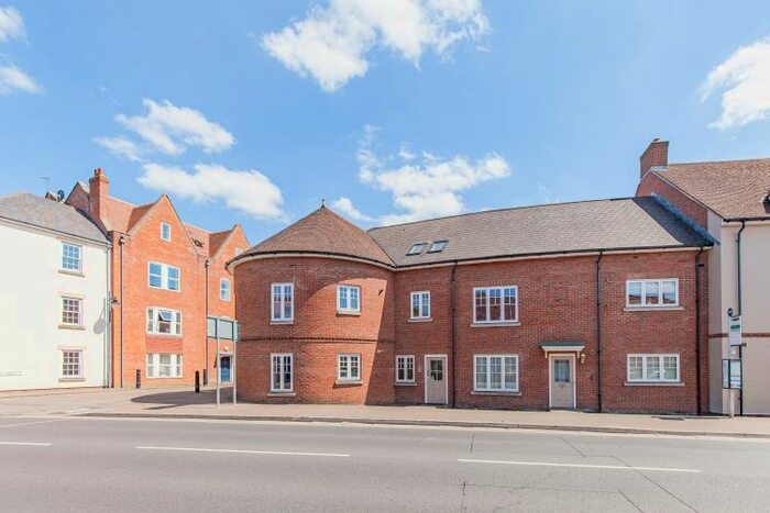 2 Bedroom Flat To Rent In Vineyard, Abingdon, OX14