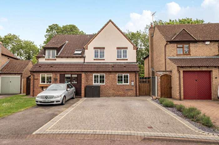 3 Bedroom Semi-Detached House For Sale In Lapwing Close, Northway, Tewkesbury, GL20