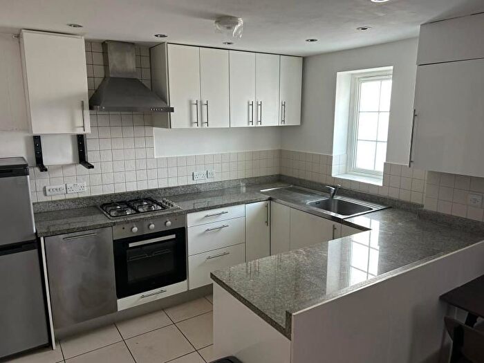 2 Bedroom Flat For Sale In Fairfield Road, UB8