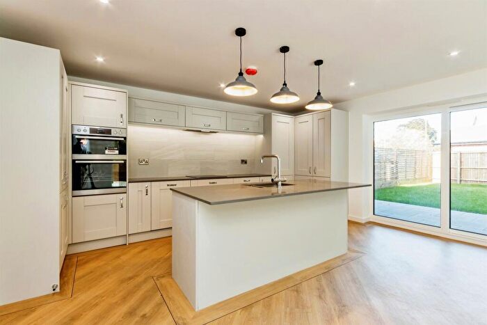 4 Bedroom Detached House For Sale In Burton Road, Gedling, Nottingham, NG4