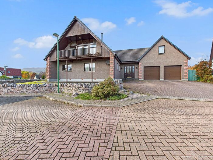 4 Bedroom Detached House For Sale In Dalfaber Park, Aviemore, PH22