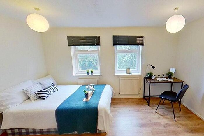 3 Bedroom Flat To Rent In Dryden Street, Nottingham, NG1