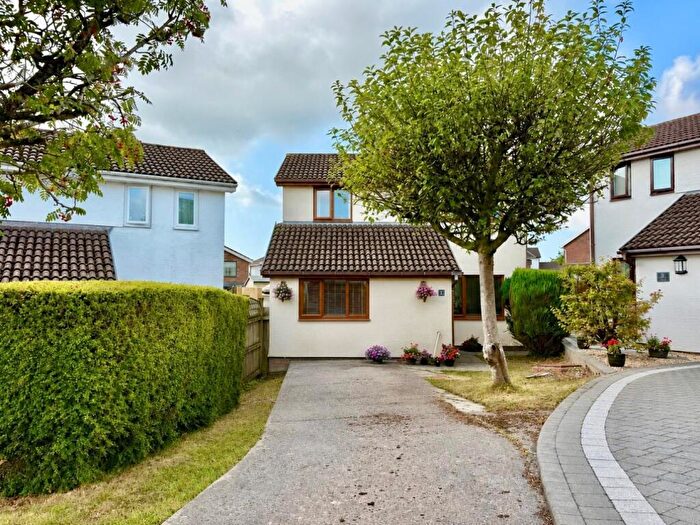 Detached House To Rent In Hillside Green, Pen-y-Fai, Bridgend, CF31